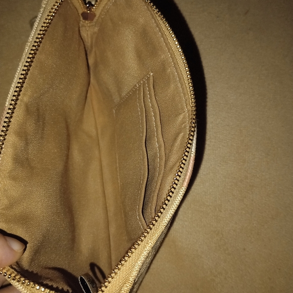 NWT Dempsey Large Corner Zip Wristlet In Signature Jacquard With Stripe & patch - Picture 7 of 11